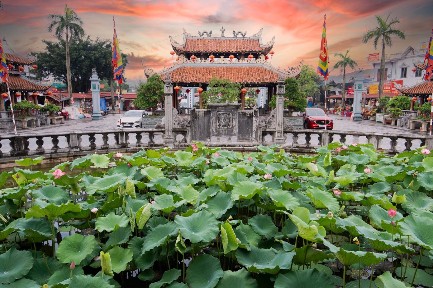 Bộ trưởng Nguyễn Văn Hùng gợi ý phát triển trung tâm du lịch tâm linh gắn với Phủ Dầy (Nam Định), chùa Bái Đính (Ninh Bình cũ).