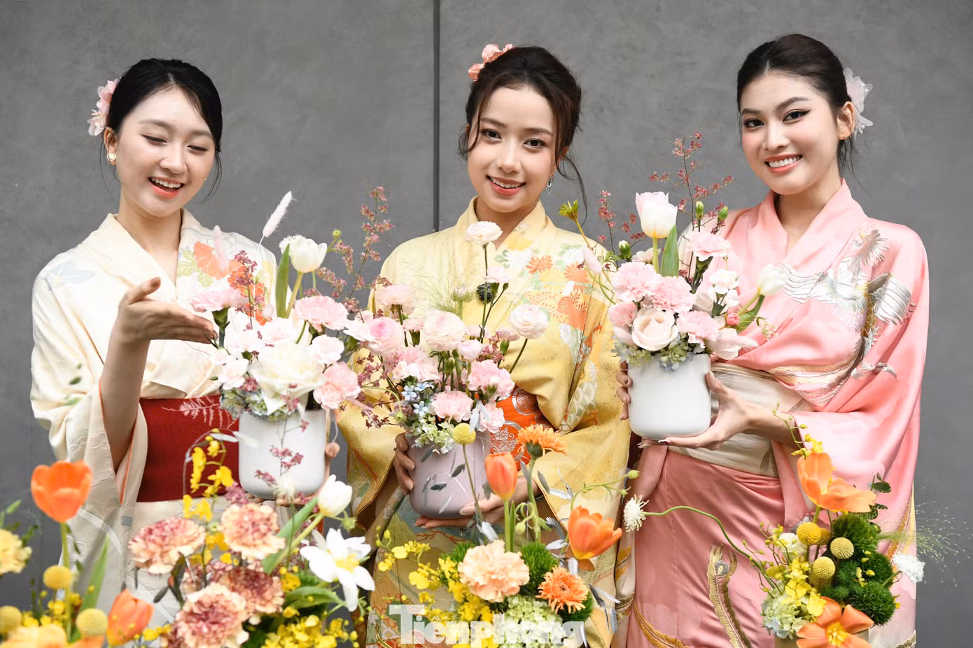 Trải qua nhiều thế kỷ, ikebana vẫn tiếp tục phát triển và hình thành nhiều trường phái khác nhau. Đến nay, có 4 kiểu cắm phổ biến nhất thường được áp dụng là Rikka, Shoka, Moribana và freestyle (phong cách tự do). Mỗi kiểu cắm đều mang một nét đặc sắc và phong cách nghệ thuật riêng.