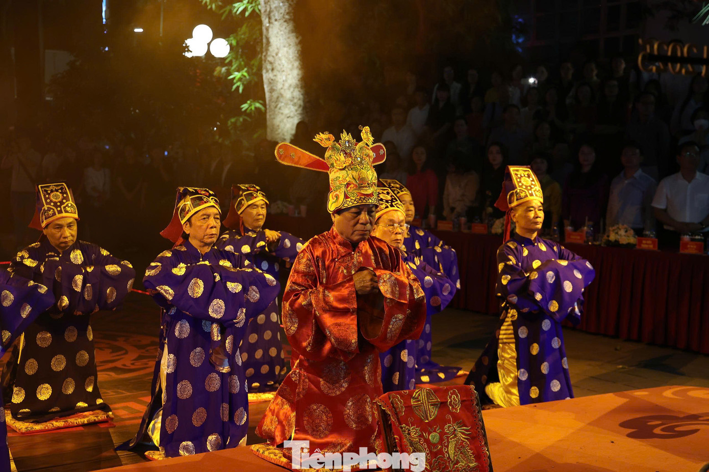 Tiếng chuông Trấn Vũ được xây dựng công phu với thời lượng 90 phút, gồm hai phần: biểu diễn sân khấu hóa tái hiện không khí lễ hội truyền thống đền Quán Thánh và tham quan, trải nghiệm không gian linh thiêng trong và ngoài đền.