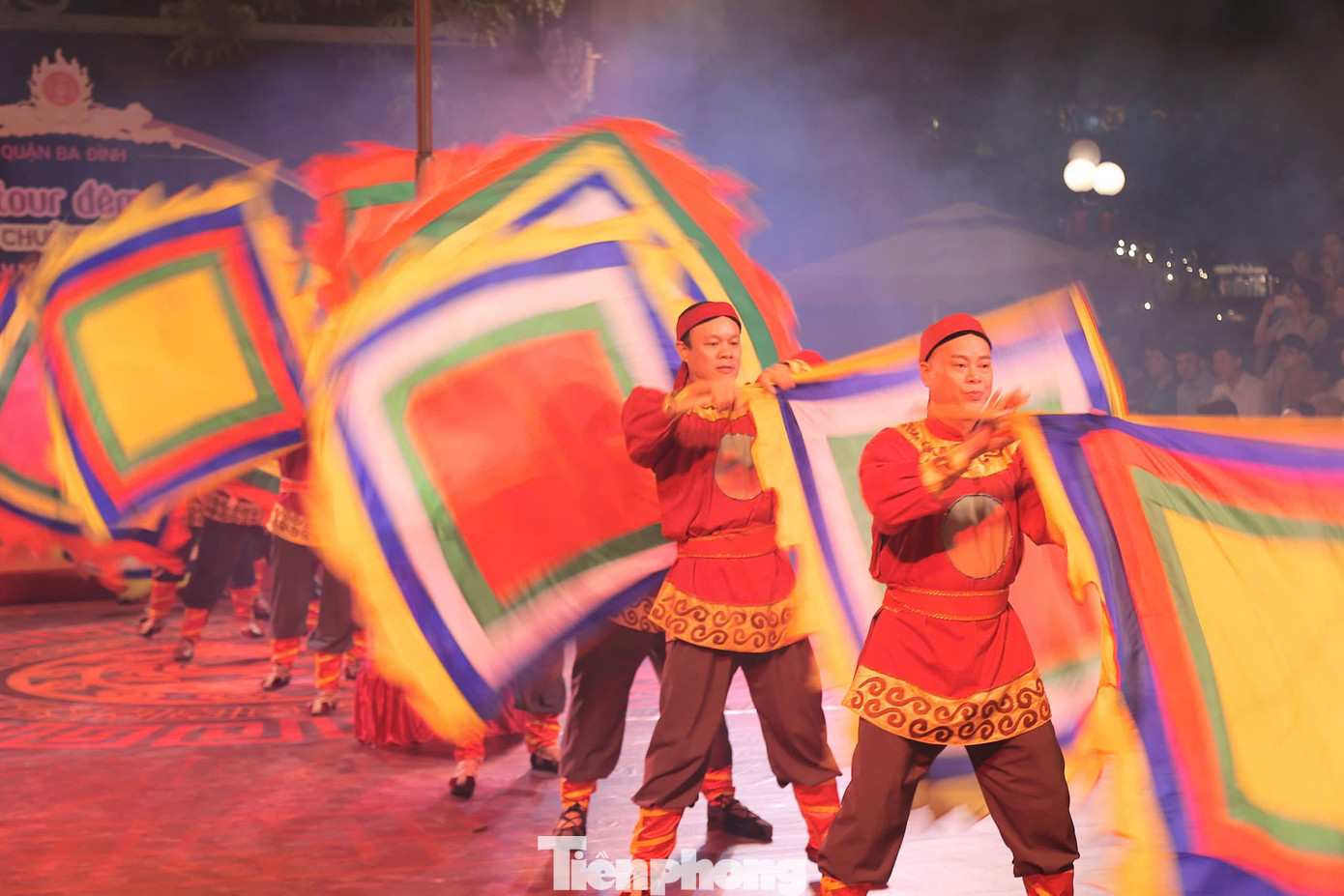 Các tiết mục là sự kết hợp nhuẫn nhuyễn giữa âm thanh, ánh sáng, mang lại trải nghiệm độc đáo cho người xem.