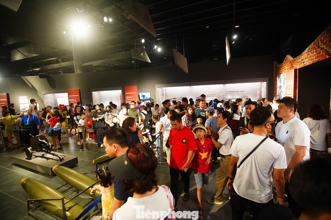 Những chiếc máy bay, xe tăng, hay những bản đồ chiến dịch trong bảo tàng không chỉ là những vật dụng chiến tranh, mà còn là hình ảnh của sức mạnh ý chí, khát vọng độc lập và tự do của dân tộc.