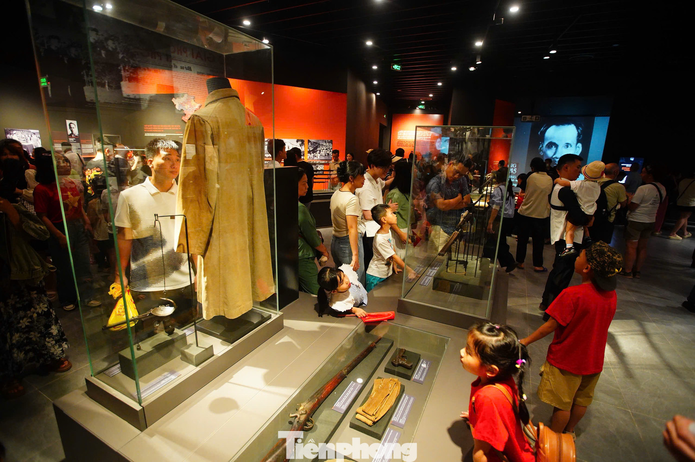 Những hiện vật tại bảo tàng giúp du khách hiểu hơn về ý nghĩa của độc lập, tự do hay sự hy sinh để có được hòa bình, độc lập như hiện nay. "Những hiện vật này chứa đựng những câu chuyện đầy ý nghĩa để Việt Nam trở nên hòa bình, độc lập, tự do, hạnh phúc", "Mong rằng ngày càng nhiều người biết đến bảo tàng cũng như ý nghĩa đằng sau những hiện vật nơi đây"... là chia sẻ của du khách khi đến Bảo tàng Lịch sử Quân sự Việt Nam.