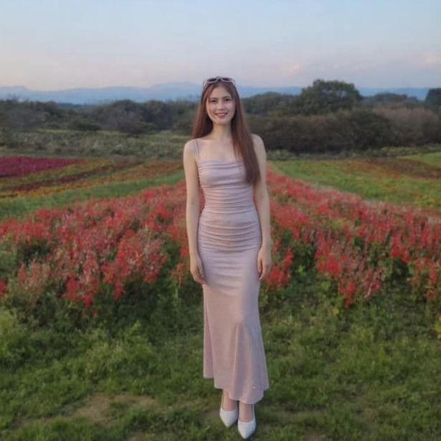 Chiếc váy hai dây hồng kim tuyến được hàng nghìn người diện trên ảnh là sản phẩm của AI. Chiếc váy hai dây hồng kim tuyến được hàng nghìn người diện trên ảnh là sản phẩm của AI.