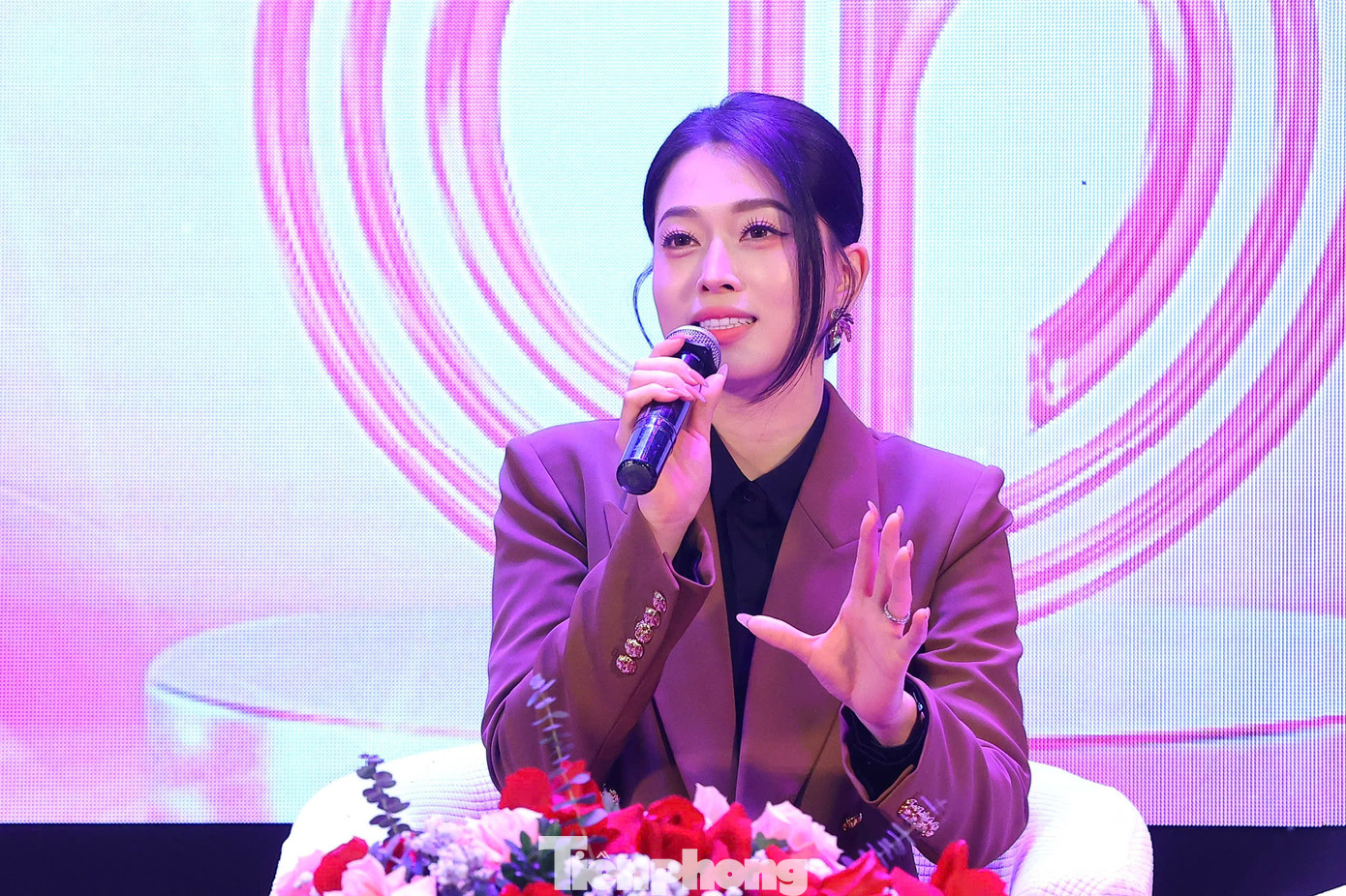 Á hậu Bùi Phương Nga chia sẻ về hành trình trưởng thành ý nghĩa tại Hoa hậu Việt Nam.