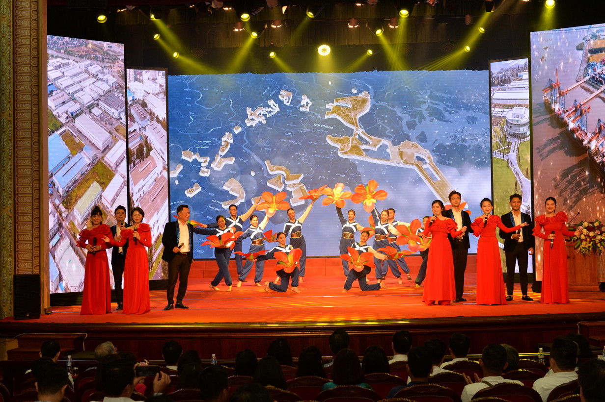 Một số tiết mục văn nghệ trong lễ trao giải. Một số tiết mục văn nghệ trong lễ trao giải.