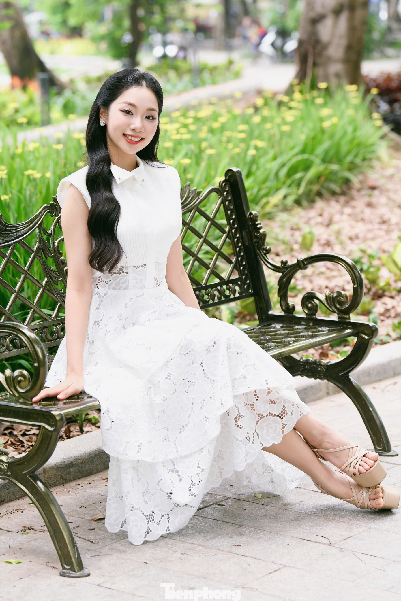 "Sau khi vượt qua vòng sơ khảo cuộc thi này tôi khám phá ra tiềm năng của bản thân khi đứng trên sân khấu. Tôi thích cảm giác được mọi người cổ vũ nhưng trên hết là thích cảm giác bố mẹ tự hào về mình. Sau khi lên đại học, tôi tham gia nhiều câu lạc bộ về MC, thời trang... cộng với sự ngưỡng mộ các hoa hậu đã thôi thúc tôi đăng ký thi Hoa hậu Việt Nam 2024", Thùy Dương nói.