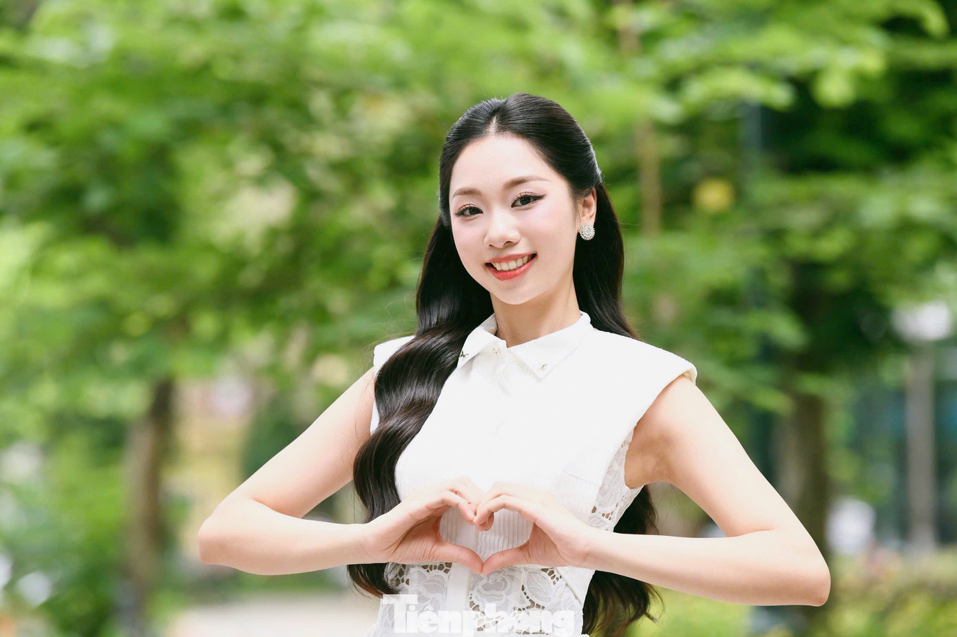 Trước khi bước vào nhà chung, Thùy Dương đã hoàn thành luận văn tốt nghiệp tại Đại học Kinh tế quốc dân, còn luận văn tốt nghiệp của Đại học Ngoại thương được Thùy Dương thực hiện và hoàn thành trong quá trình tham dự cuộc thi. "Buổi sáng tôi tham gia quay truyền hình thực tế, cùng các thí sinh khác tham gia các hoạt động tại nhà chung. Buổi tối khi quay trở về phòng tôi sẽ làm bài tập, hoàn thành luận văn. Có những hôm tôi làm đến 2-3h sáng và thức dậy đi quay từ 4-5h sáng", Thùy Dương chia sẻ.