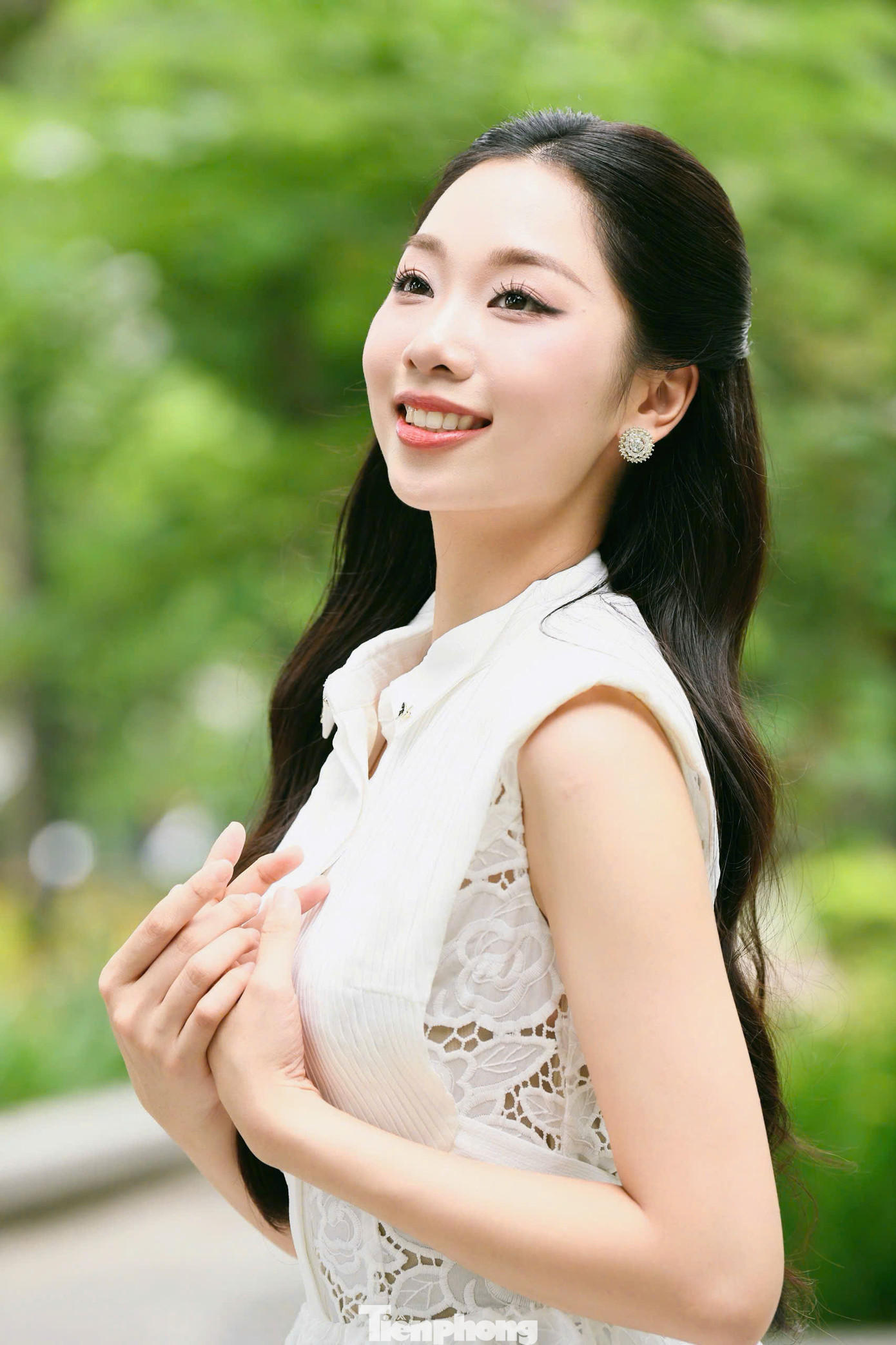 Trong thời gian dự thi Hoa hậu Việt Nam 2024, Thùy Dương đang trong thời gian chuẩn bị luận văn tốt nghiệp tại cả hai đại học. Điều này khiến cô lo lắng nhưng "mạo hiểm" đăng ký để không bỏ lỡ cơ hội chạm tay tới ước mơ của mình là chiếc vương miện danh giá của Hoa hậu Việt Nam.