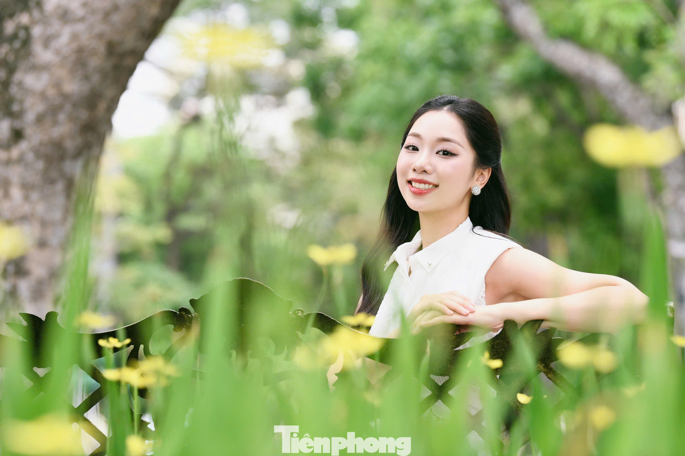 Thùy Dương cũng đã thành công bảo vệ luận văn tốt nghiệp tại Đại học Ngoại thương vào tháng 4 với số điểm 17,2/20 - cao nhất trong lớp. Sau tốt nghiệp, cô mong muốn tiếp tục theo đuổi con đường học vấn với tấm bằng Thạc sĩ tại Đại học Ngoại thương. Ước mơ tương lai của Thùy Dương là trở thành giảng viên đại học.