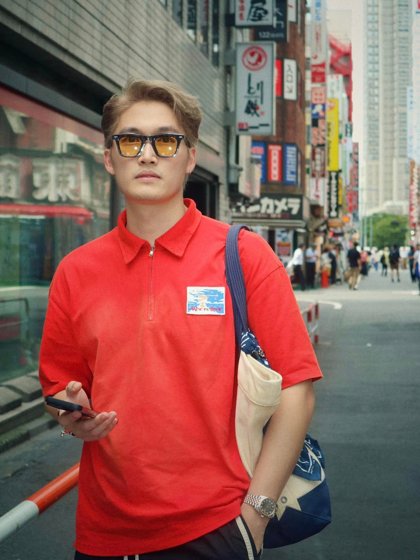 Khán giả soi ra chi tiết Đình Tú, Ngọc Huyền đi Nhật Bản cùng nhau. Khán giả soi ra chi tiết Đình Tú, Ngọc Huyền đi Nhật Bản cùng nhau.