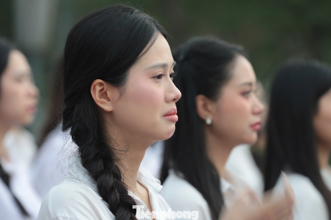 "Tôi luôn luôn biết ơn, nhớ về cội nguồn và luôn cố gắng để học tập, rèn luyện để cống hiến cho đất nước, xứng đáng với sự hy sinh của ông cha", thí sinh Đoàn Thị Diệu Huyền chia sẻ.