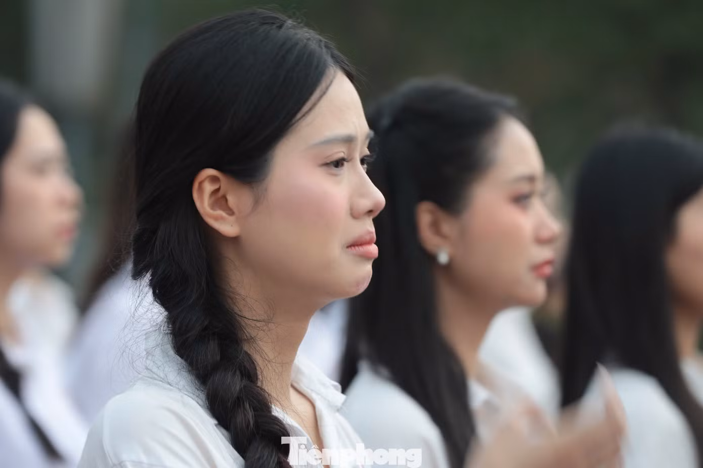 "Tôi luôn luôn biết ơn, nhớ về cội nguồn và luôn cố gắng để học tập, rèn luyện để cống hiến cho đất nước, xứng đáng với sự hy sinh của ông cha", thí sinh Đoàn Thị Diệu Huyền chia sẻ.