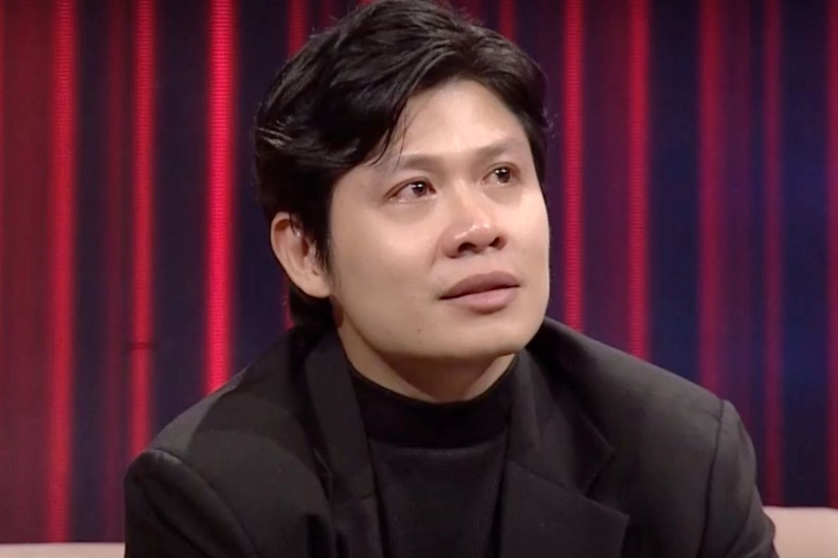 Nhạc sĩ Nguyễn Văn Chung bật khóc khi nghe lại ca khúcNhật ký của mẹ. Nhạc sĩ Nguyễn Văn Chung bật khóc khi nghe lại ca khúcNhật ký của mẹ.