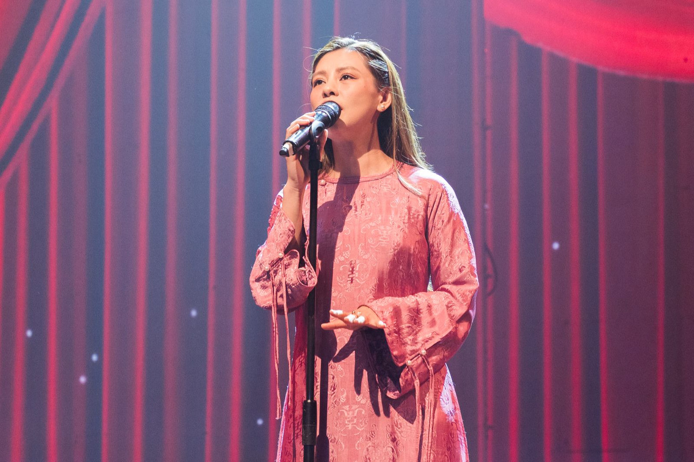 Bùi Lan Hương mang đến ca khúc Còn tuổi nào cho em dành tặng khán giả chương trình Thời gian ơi, kể chuyện! lên sóng tối 2/3. Bùi Lan Hương mang đến ca khúc Còn tuổi nào cho em dành tặng khán giả chương trình Thời gian ơi, kể chuyện! lên sóng tối 2/3.