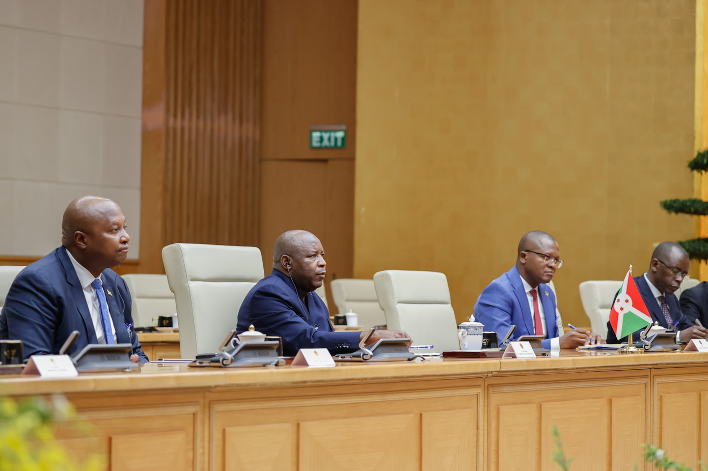 Tổng thống Burundi Évariste Ndayishimiye khẳng định Việt Nam là bạn bè gần gũi, thân thiết, đối tác tin cậy của Burundi tại khu vực châu Á. Ảnh: Nhật Bắc/VGP Tổng thống Burundi Évariste Ndayishimiye khẳng định Việt Nam là bạn bè gần gũi, thân thiết, đối tác tin cậy của Burundi tại khu vực châu Á. Ảnh: Nhật Bắc/VGP