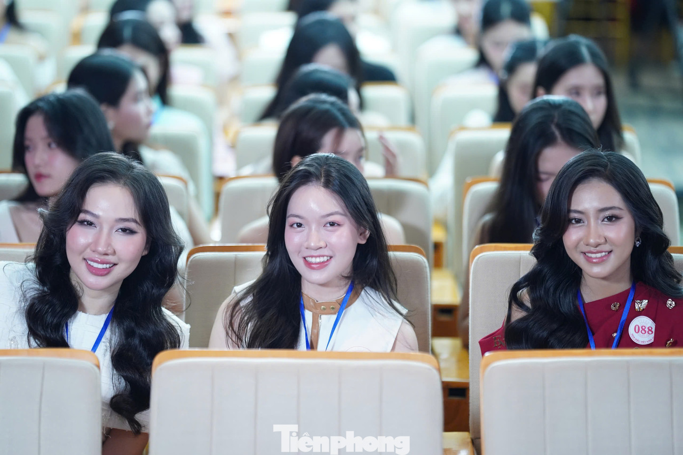 Tính đến thời điểm này, hàng trăm hồ sơ đăng ký đã phát lộ nhiều thí sinh tiềm năng. Họ là những đại diện nhan sắc Việt nổi trội cả về nhan sắc lẫn trí tuệ, sẵn sàng để lan tỏa hơn nữa giá trị văn hóa, khát vọng cống hiến của tuổi trẻ.