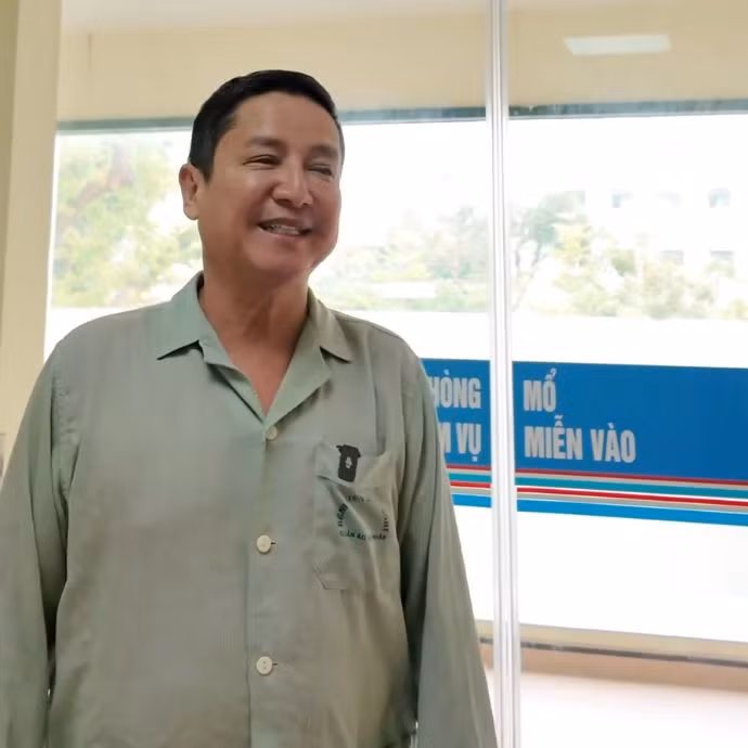 NSƯT Chí Trung chia sẻ hình ảnh trong viện vào ngày 1/4.