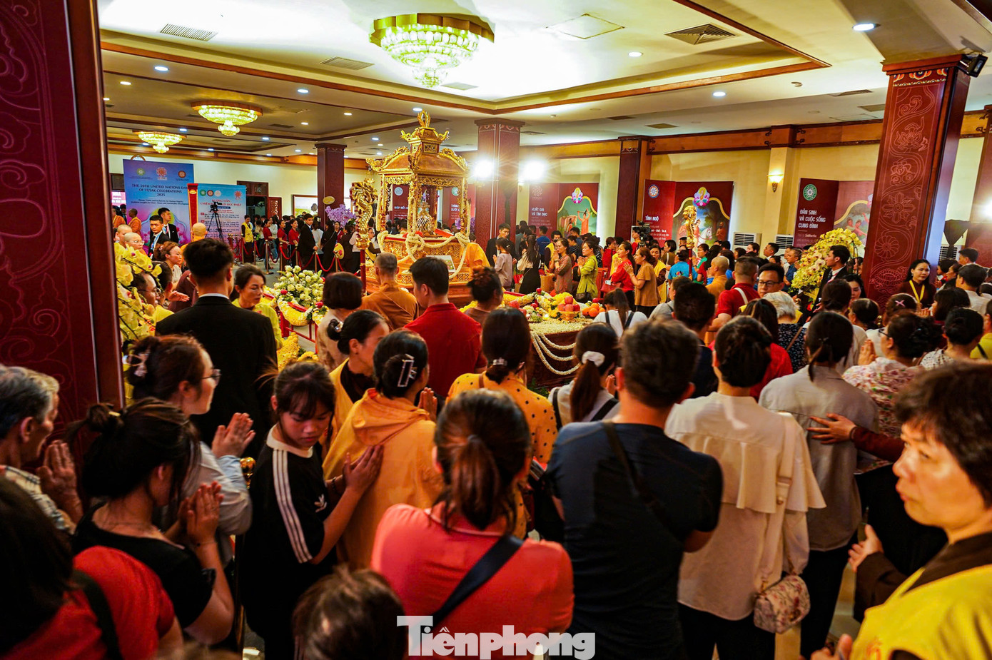 Sau khi rời Hà Nội, xá lợi được cung rước, tôn trí tại chùa Tam Chúc (Hà Nam) từ ngày 17-21/5. Những ngày xá lợi Phật được tôn trí tại Hà Nội, đã có hàng triệu lượt người tới chùa Quán Sứ chiêm bái, đảnh lễ.