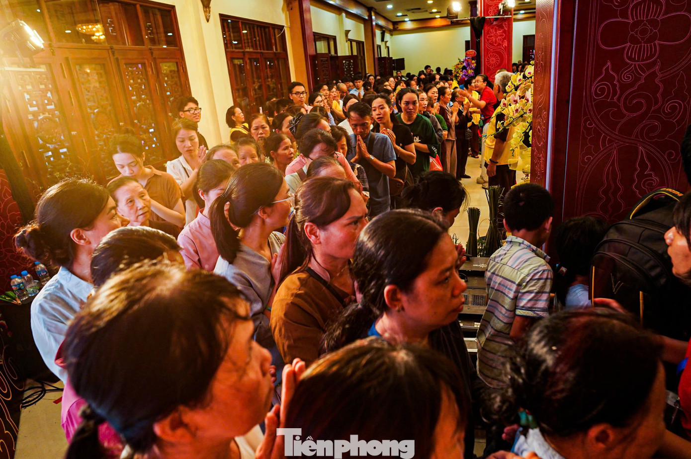 Sau khi rời Hà Nội, xá lợi được cung rước, tôn trí tại chùa Tam Chúc (Hà Nam) từ ngày 17-21/5. Những ngày xá lợi Phật được tôn trí tại Hà Nội, đã có hàng triệu lượt người tới chùa Quán Sứ chiêm bái, đảnh lễ.