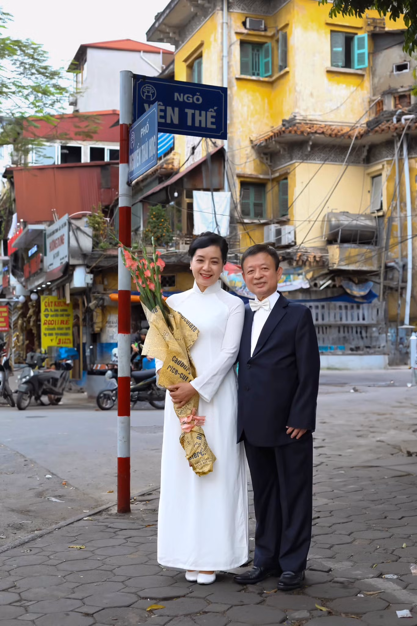 NSƯT Chiều Xuân khoe hôn nhân 38 năm hạnh phúc bên nhạc sĩ Đỗ Hồng Quân.