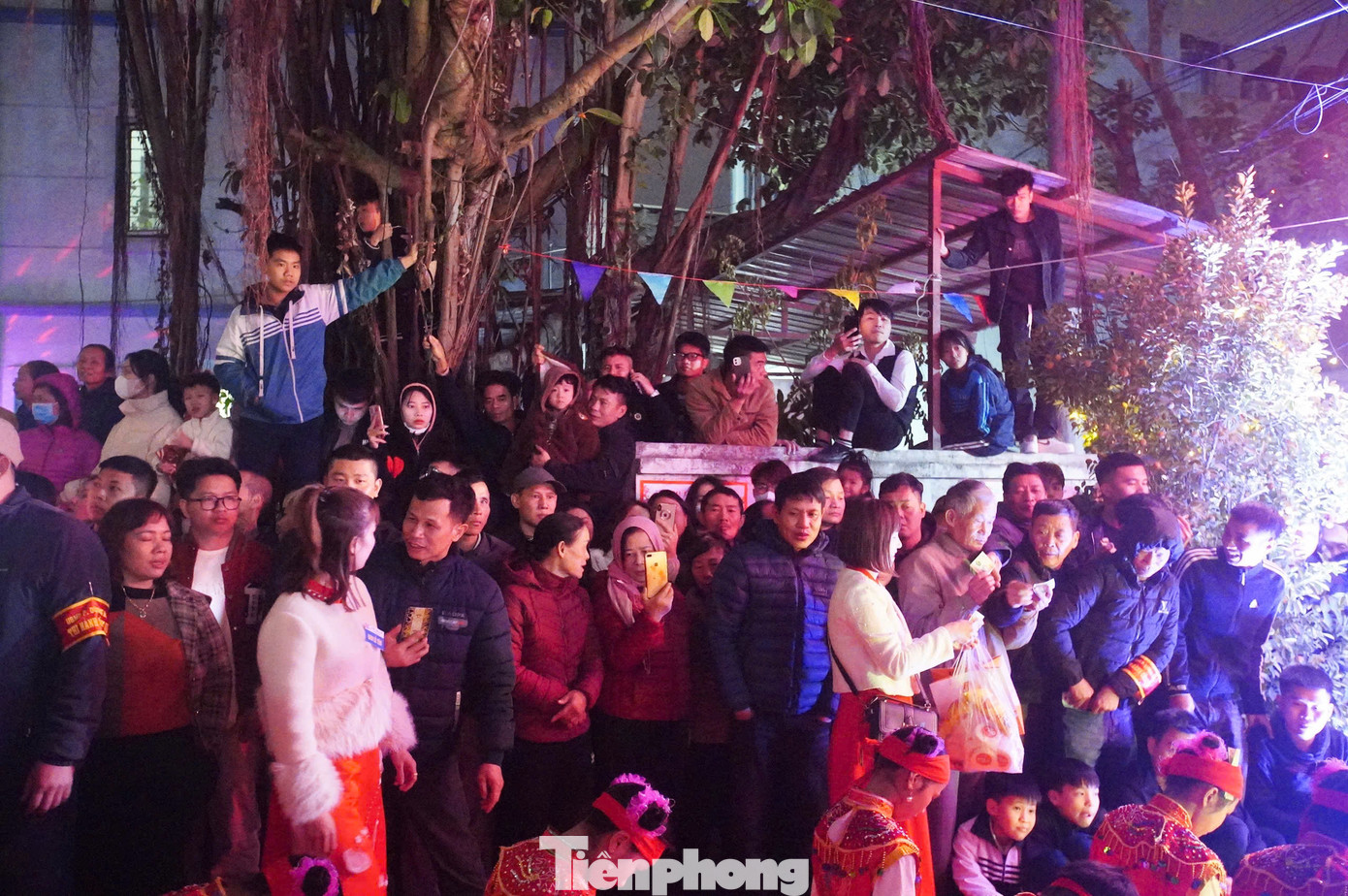 Lễ hội làng La Cả thu hút rất đông người dân tham gia, đi theo đoàn rước kiệu. Lễ hội được tổ chức ngày 7-11 tháng Giêng với nhiều nghi lễ truyền thống và các chương trình văn nghệ, trò chơi dân gian...