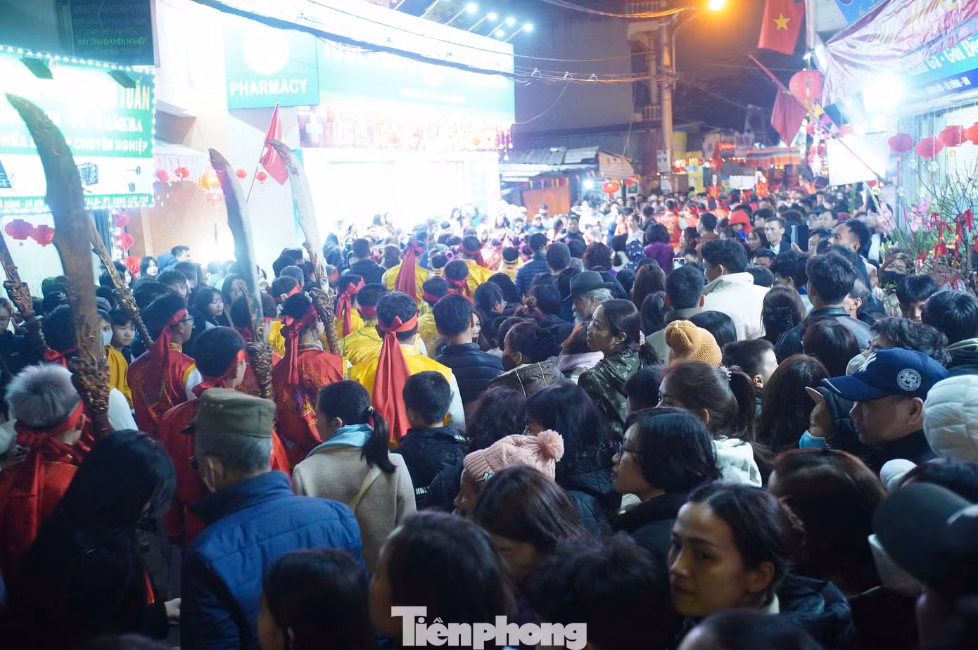 Lễ hội làng La Cả thu hút rất đông người dân tham gia, đi theo đoàn rước kiệu. Lễ hội được tổ chức ngày 7-11 tháng Giêng với nhiều nghi lễ truyền thống và các chương trình văn nghệ, trò chơi dân gian...