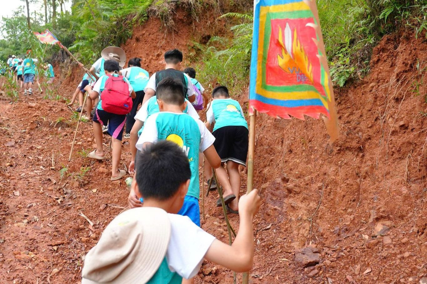 Một số hoạt động tại trại hè Làng Háo Hức. Ảnh: Làng Háo Hức.