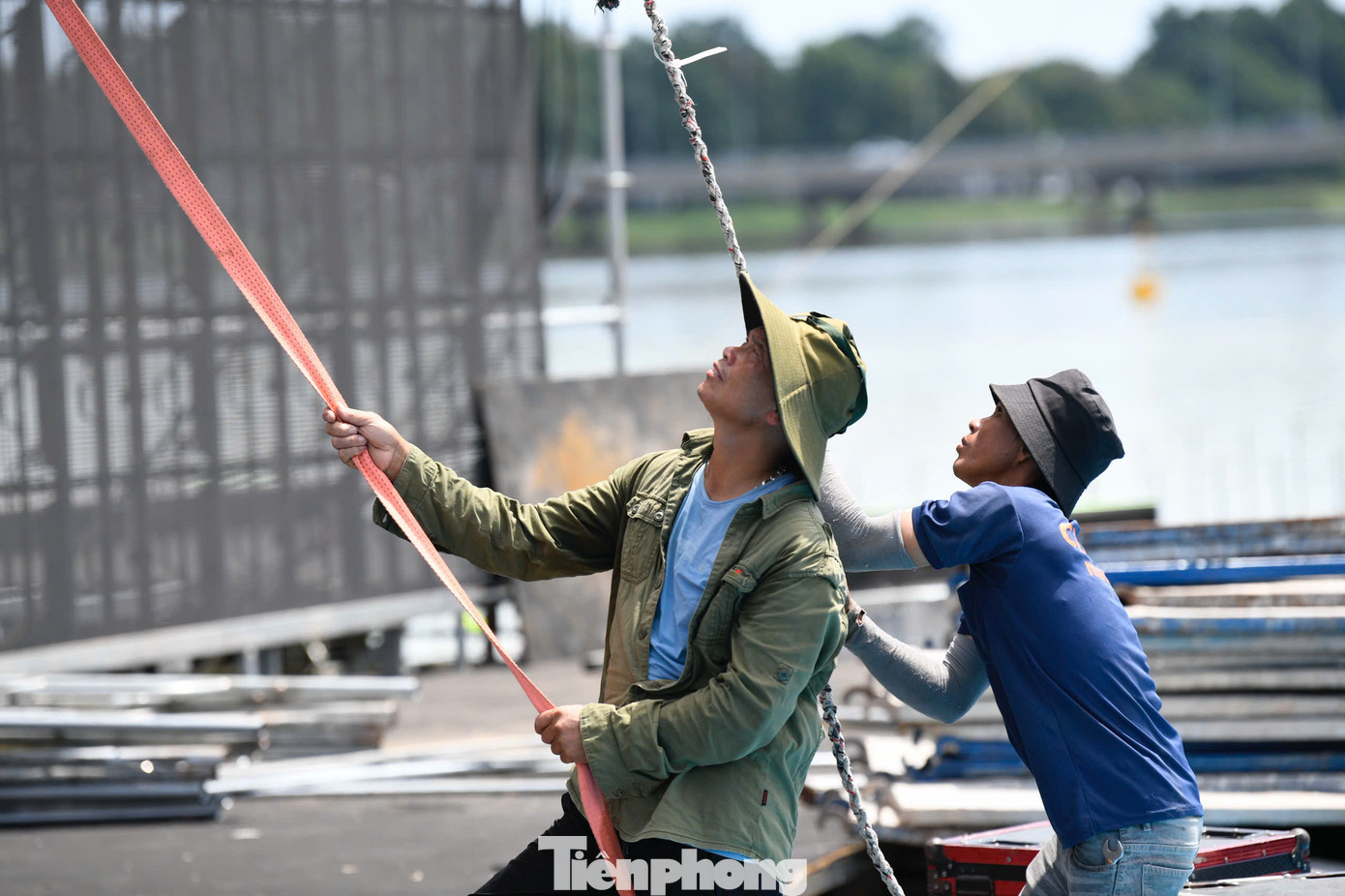 Trước đó, ông Hoàng Thọ Ninh - Chủ tịch Hội đồng quản trị kiêm Tổng Giám đốc Công ty cổ phần Hoàng Thành Media, Phó trưởng ban tổ chức Hoa hậu Việt Nam 2024 - khẳng định quản lý sát sao quá trình thi công, đáp ứng kịp thời mục tiêu, tiến độ như mong muốn.