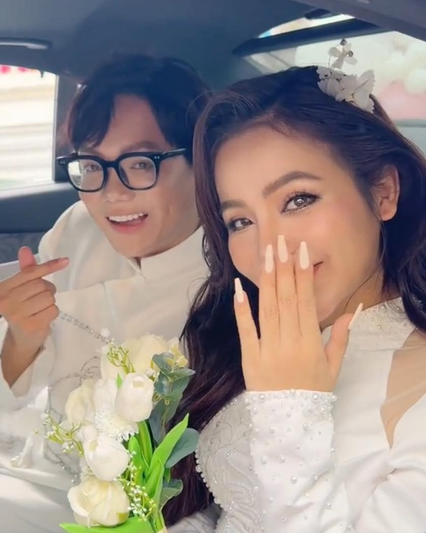 Trước đó, đám cưới giả của nam TikToker nhận về nhiều chỉ trích. Trước đó, đám cưới giả của nam TikToker nhận về nhiều chỉ trích.