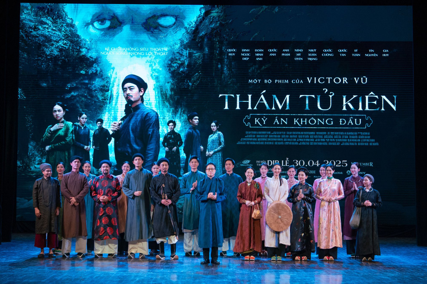 Đoàn làm phim Thám tử Kiên: Kỳ án không đầu ra mắt khán giả Hà Nội.