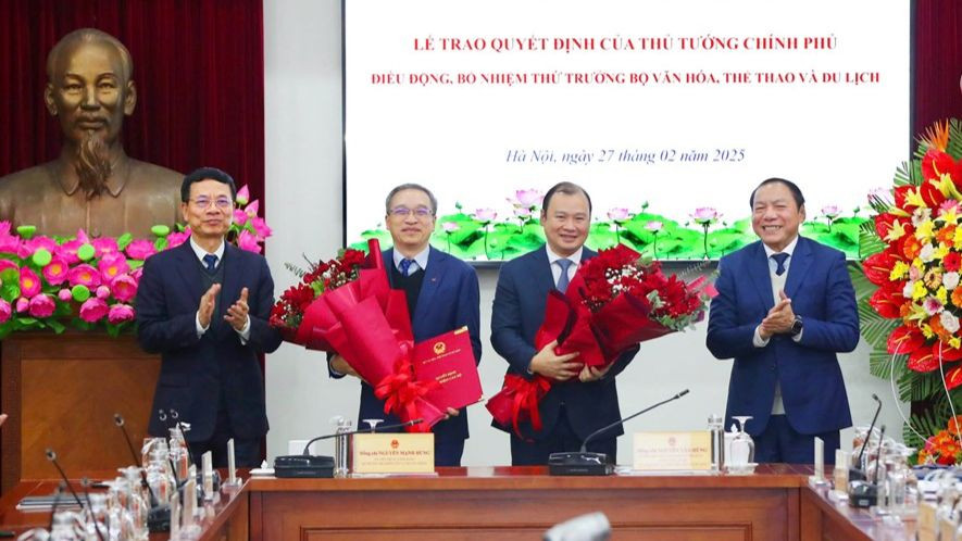 Ngày 27/2, tại trụ sở Bộ VHTTDL đã diễn ra Lễ trao quyết định của Thủ tướng Chính phủ bổ nhiệm Thứ trưởng Bộ VHTTDL. Ngày 27/2, tại trụ sở Bộ VHTTDL đã diễn ra Lễ trao quyết định của Thủ tướng Chính phủ bổ nhiệm Thứ trưởng Bộ VHTTDL.