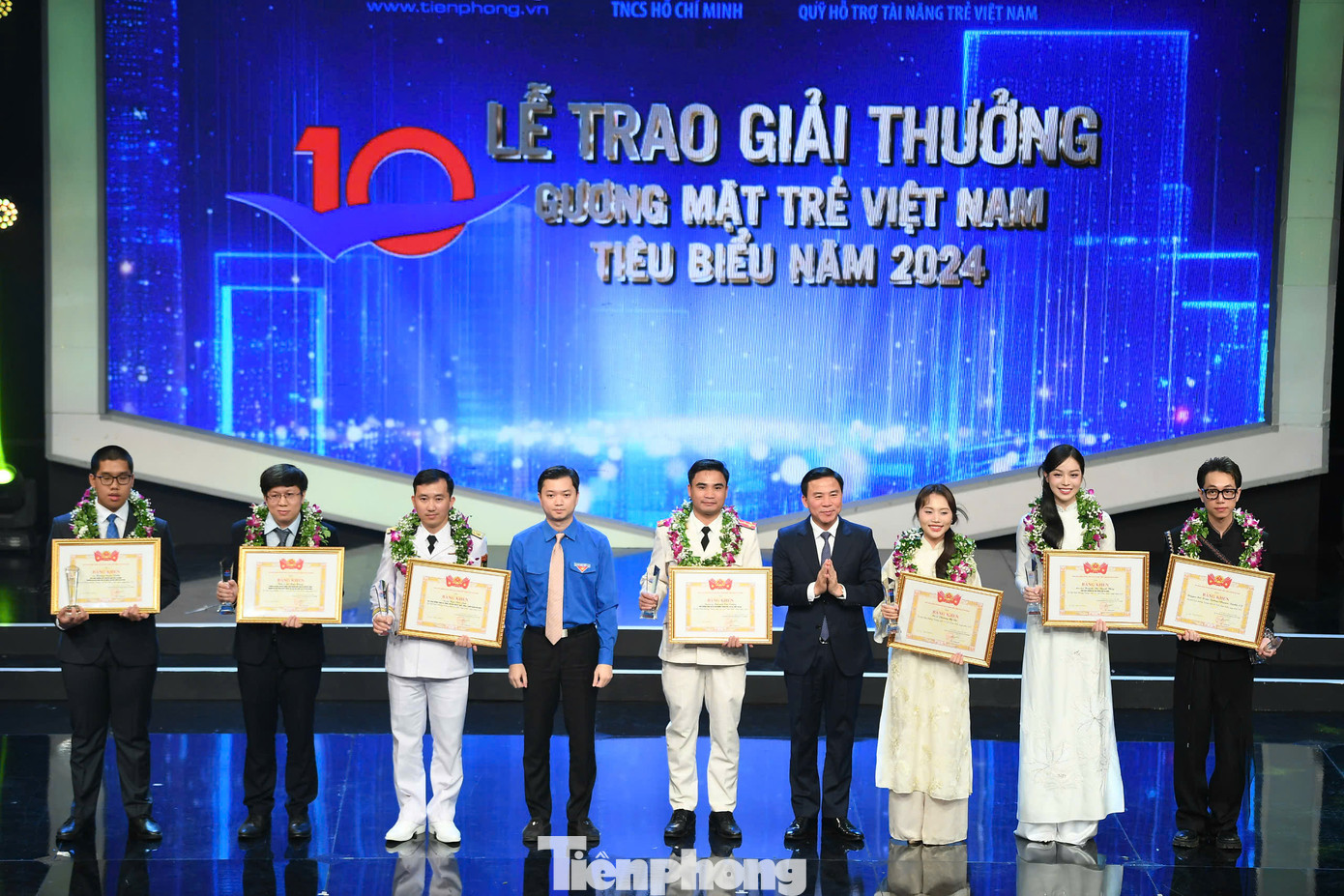 Phương Mỹ Chi, rapper Double 2T, hoa hậu Thanh Thủy là những Gương mặt trẻ Việt Nam triển vọng năm 2024.