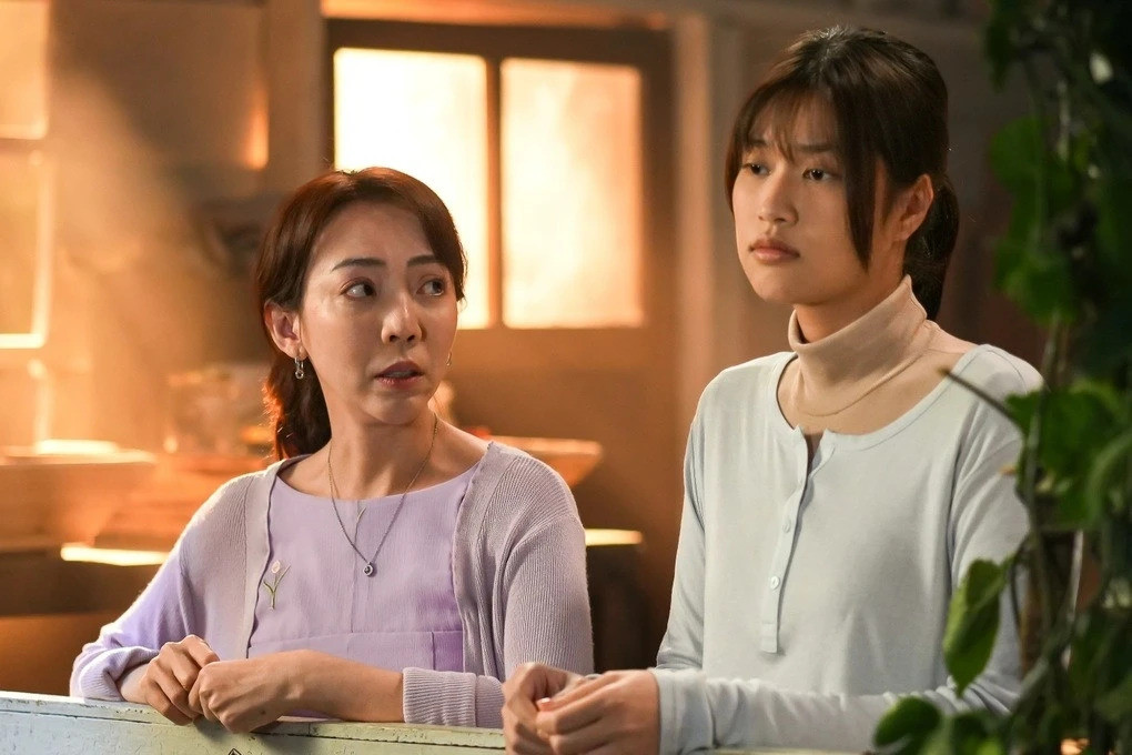 Nụ hôn bạc tỷ có doanh thu tốt là do hiệu ứng truyền miệng, phản hồi tốt từ khán giả. Nụ hôn bạc tỷ có doanh thu tốt là do hiệu ứng truyền miệng, phản hồi tốt từ khán giả.