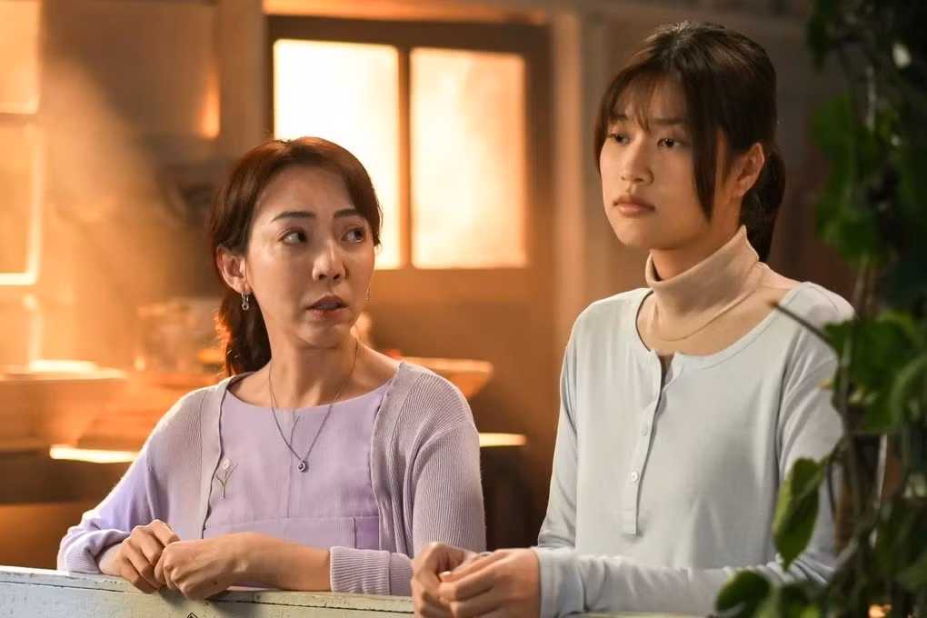 Nụ hôn bạc tỷ có doanh thu tốt là do hiệu ứng truyền miệng, phản hồi tốt từ khán giả. Nụ hôn bạc tỷ có doanh thu tốt là do hiệu ứng truyền miệng, phản hồi tốt từ khán giả.