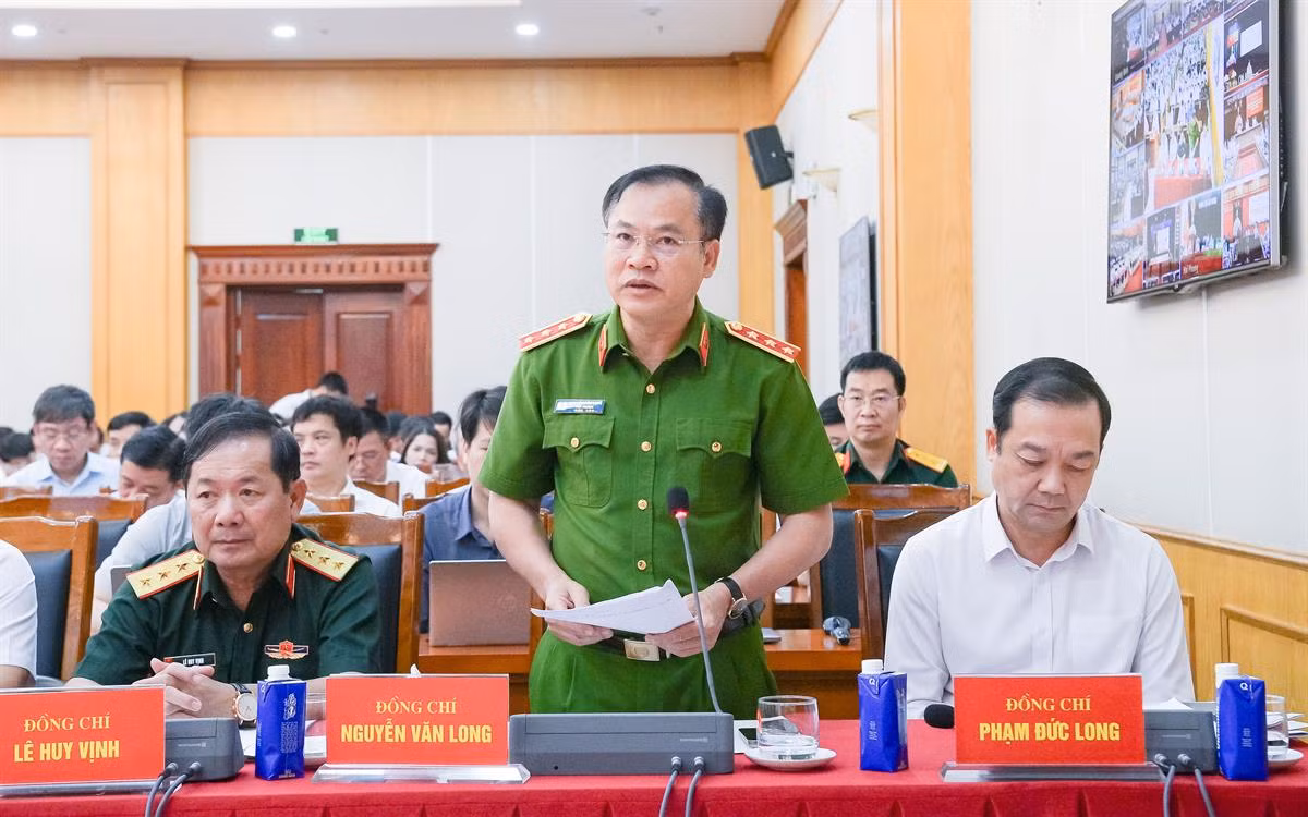 Đồng chí Nguyễn Văn Long, Thứ trưởng Bộ Công an phát biểu tại Hội nghị.