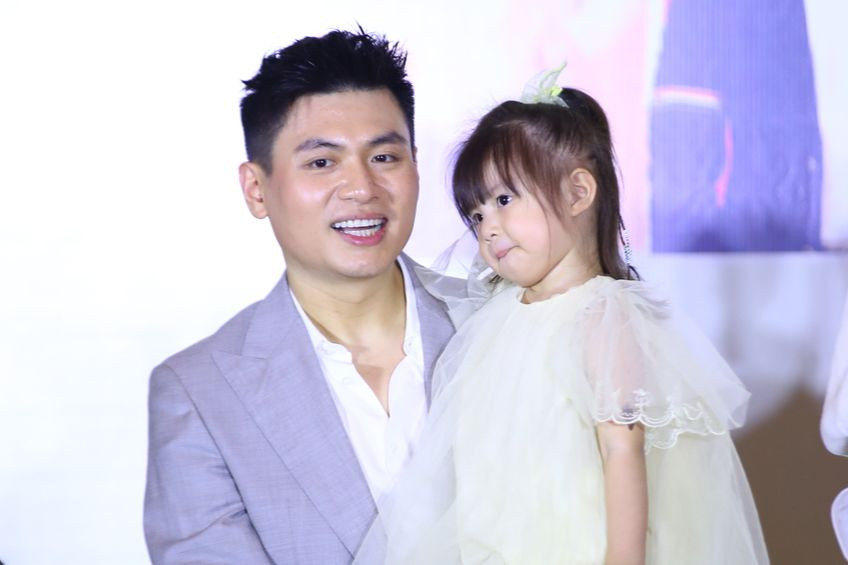 Bé Pam có sự thay đổi lớn trong Mẹ vắng nhà ba là siêu nhân 2025. Bé Pam có sự thay đổi lớn trong Mẹ vắng nhà ba là siêu nhân 2025.