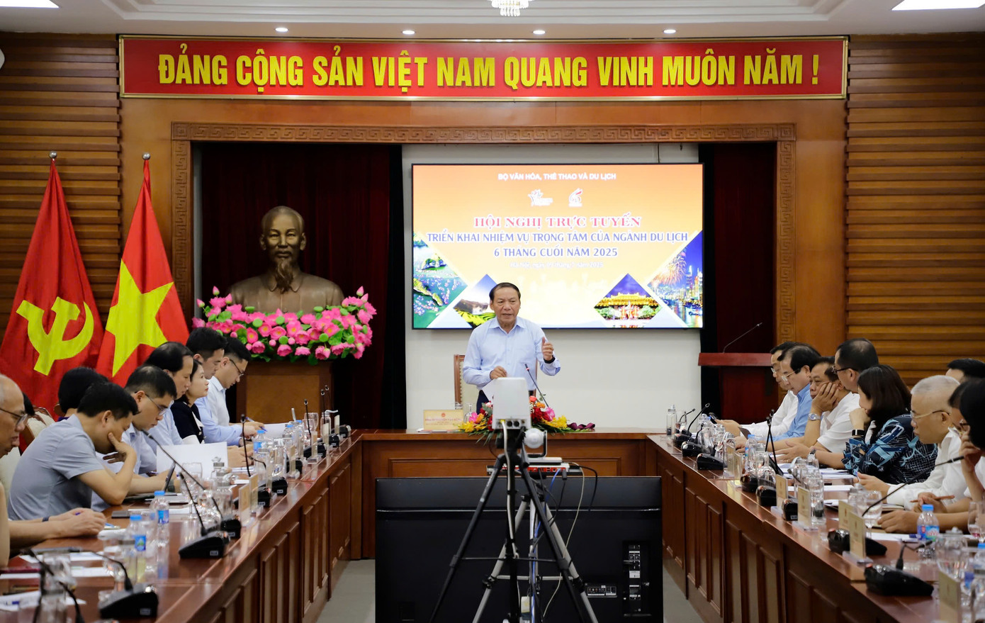Bộ trưởng Bộ VHTTDL Nguyễn Văn Hùng chủ trì Hội nghị trực tuyến triển khai nhiệm vụ trọng tâm của ngành Du lịch 6 tháng cuối năm 2025.