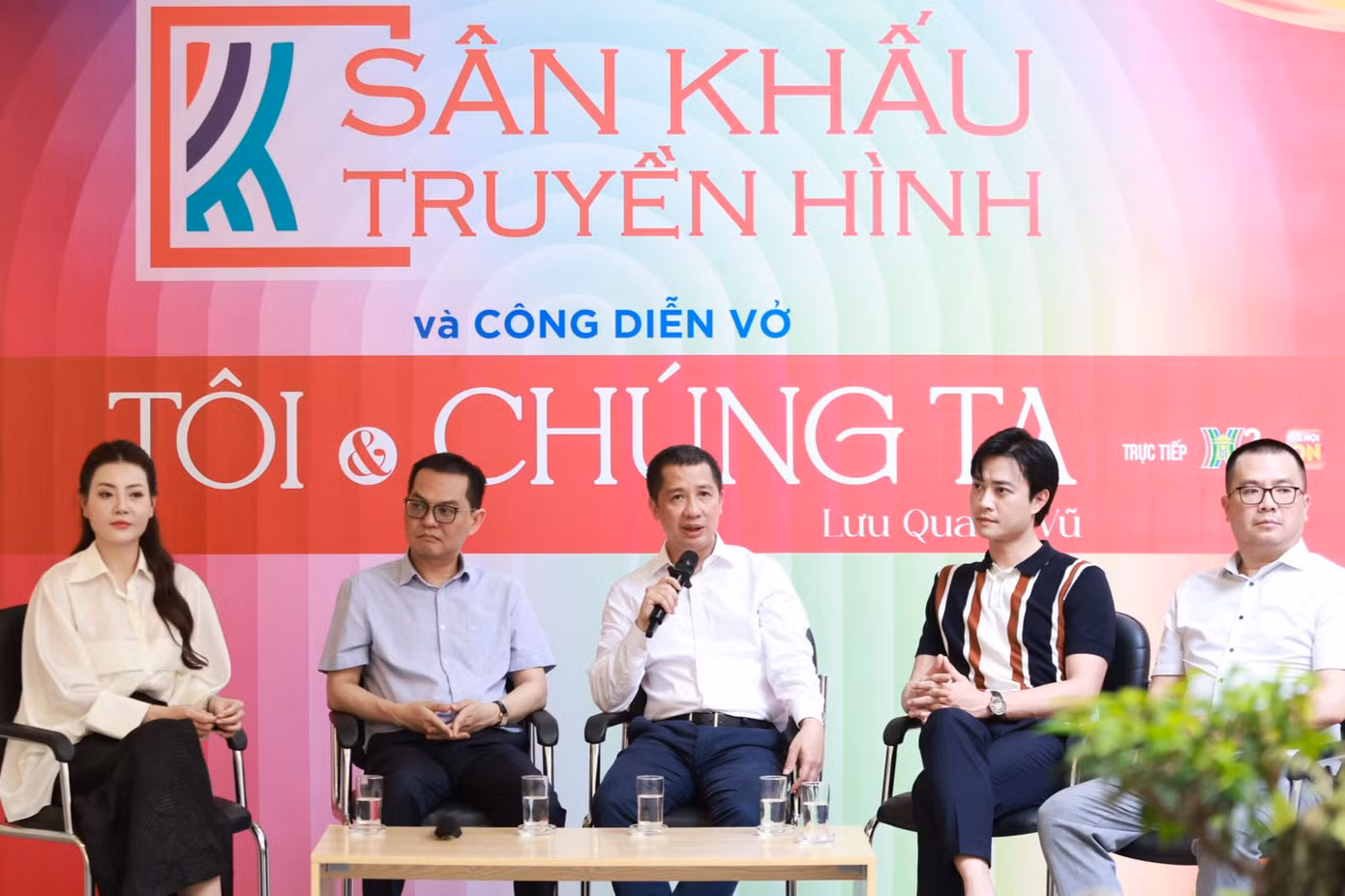 Những vở diễn sân khấu hay sẽ được lan tỏa rộng rãi trên truyền hình, mạng xã hội và các nền tảng số để dễ dàng tiếp cận công chúng ngày nay. Những vở diễn sân khấu hay sẽ được lan tỏa rộng rãi trên truyền hình, mạng xã hội và các nền tảng số để dễ dàng tiếp cận công chúng ngày nay.