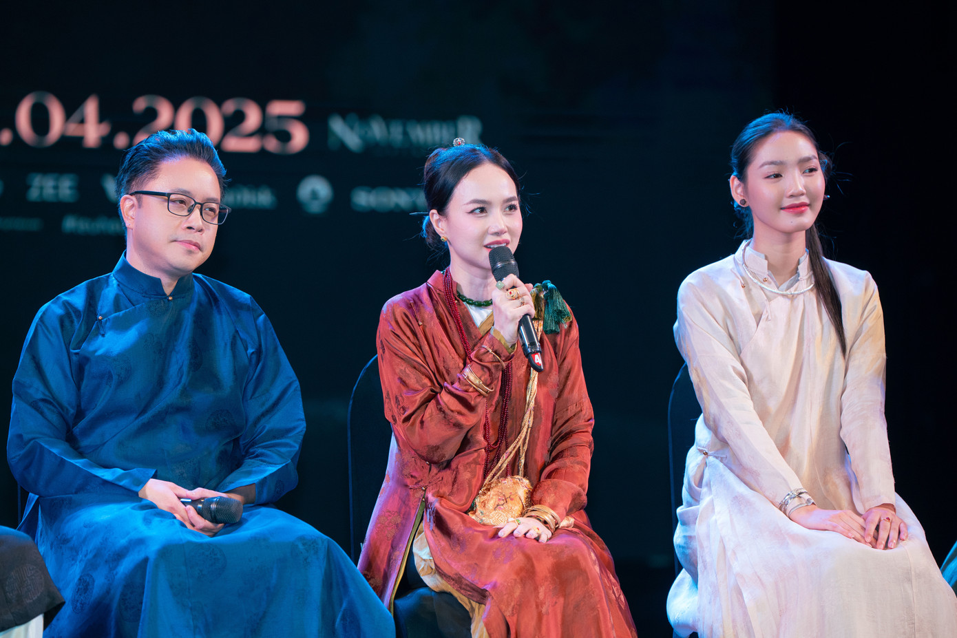 Đinh Ngọc Diệp khẳng định việc đảm nhận hai vai trò nhà sản xuất và diễn viên trong cùng một tác phẩm điện ảnh rất áp lực.