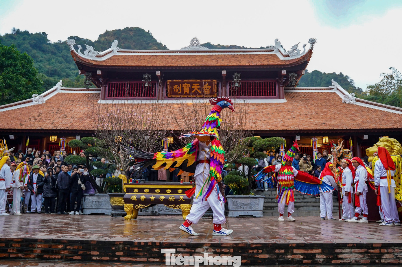 Lễ hội chùa Hương - Điểm đến du lịch, văn hóa, truyền thống Việt là chủ đề của lễ hội chùa Hương năm 2025. Lễ khai hội diễn ra từ 8h30 ngày 3/2 (Mùng 6 tháng Giêng).