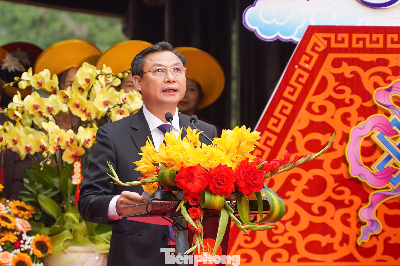 Ông Đặng Văn Cảnh - Phó Chủ tịch UBND huyện Mỹ Đức - khẳng định lễ hội chùa Hương là nơi hội tụ những giá trị văn hóa tâm linh. “Chùa Hương không chỉ là điểm đến du lịch hấp dẫn mà còn là trung tâm văn hóa tín ngưỡng có sức thu hút mạnh mẽ đối với du khách trong nước và quốc tế", ông Đặng Văn Cảnh nói.