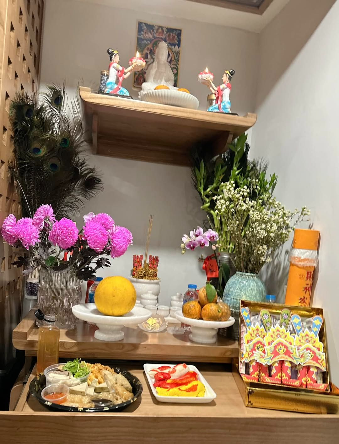 Ngoài ra, vàng mã mini cũng được nhiều gia đình lựa chọn. Với nhiều gia đình việc chọn vàng mã mini vừa phù hợp với không gian nhà nhỏ vẫn thể hiện sự thành tâm lại không gây ô nhiễm môi trường.