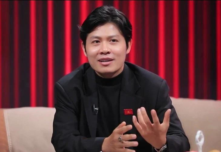 Nhạc sĩ Nguyễn Văn Chung chia sẻ về hành trình 10 năm làm bố đơn thân. Nhạc sĩ Nguyễn Văn Chung chia sẻ về hành trình 10 năm làm bố đơn thân.