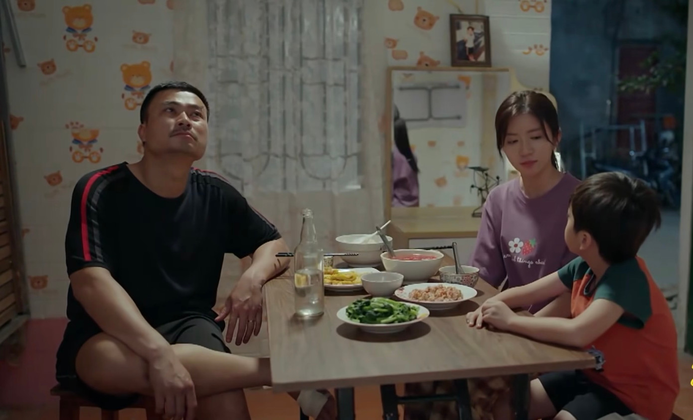 Bắc không vui khi con trai liên tục nhắc về mẹ.