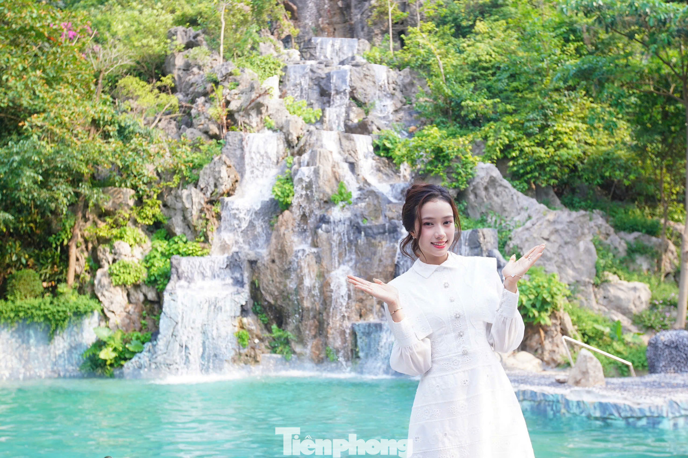 Người đẹp Ngọc Mai khẳng định khoáng nóng là một biện pháp chữa lành, cải thiện sức khỏe tốt sau những ngày dài làm việc căng thẳng.