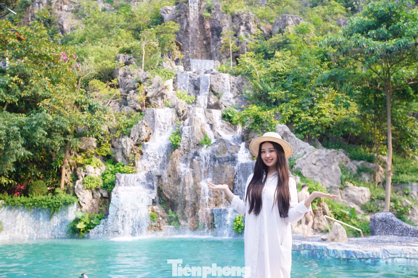 Người đẹp Giáng My, Ngọc Mai hào hứng trải nghiệm dịch vụ, check-in tại khuôn viên Minawa Kênh Gà Resort &amp; Spa Ninh Bình.