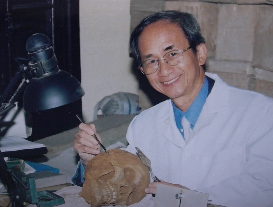 PGS.TS Nguyễn Lân Cường - chuyên gia đầu ngành về cổ nhân học - qua đời vào hồi 10h03 sáng ngày 6/5 tại Hà Nội. PGS.TS Nguyễn Lân Cường - chuyên gia đầu ngành về cổ nhân học - qua đời vào hồi 10h03 sáng ngày 6/5 tại Hà Nội.