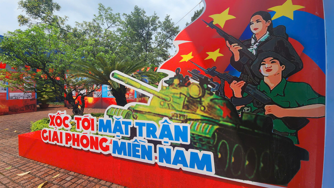 Nhân kỷ niệm 50 năm Ngày giải phóng miền Nam, thống nhất đất nước 30/4/1975-30/4/2025, Trung tâm Bảo tồn di sản Thăng Long - Hà Nội tổ chức triển lãmCon đường thống nhấttại di tích Cách mạng Nhà và Hầm D67.