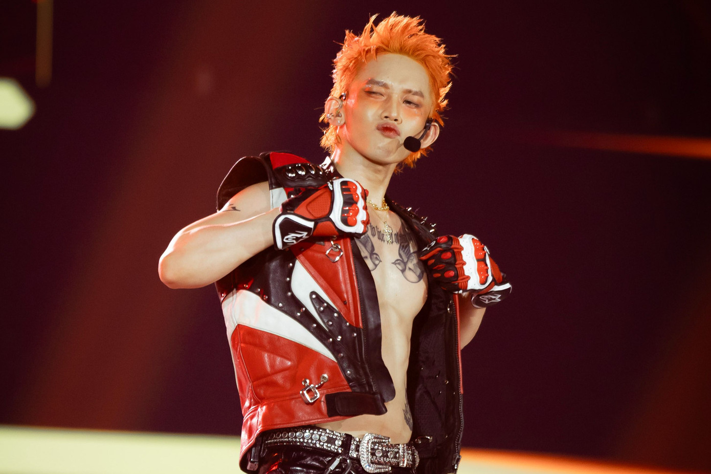 Dù đã bước sang đêm diễn thứ 5, tinh thần và năng lượng của các anh tài vẫn không hề suy giảm. Mỗi tiết mục đều được thể hiện với sự nhiệt huyết như lần đầu biểu diễn concert.