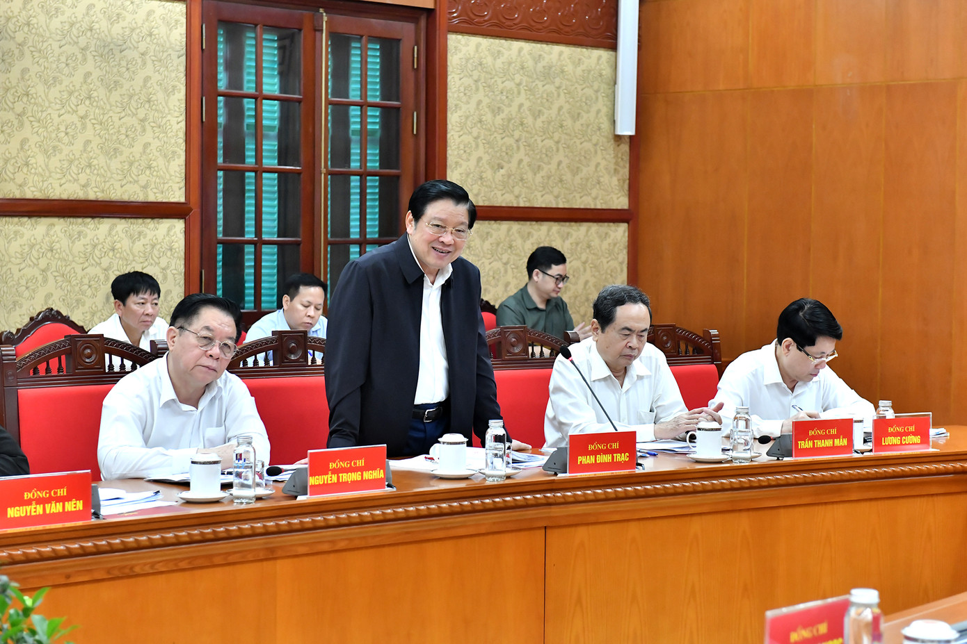 Đồng chí Phan Đình Trạc, Ủy viên Bộ Chính trị, Bí thư Trung ương Đảng, Trưởng Ban Nội chính Trung ương phát biểu tại phiên họp.